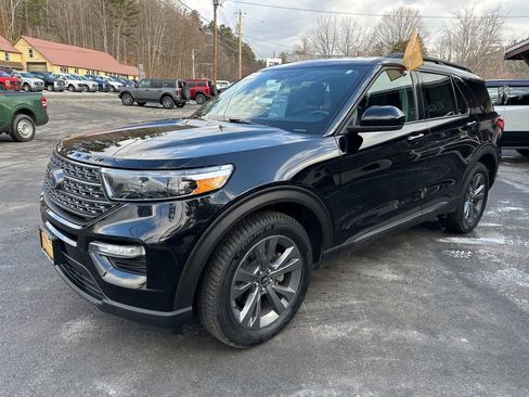 Certified 2023 Ford Explorer XLT w/ Equipment Group 202A image 9