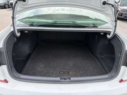Used 2017 Volkswagen Passat 1.8T SE FWD image 18