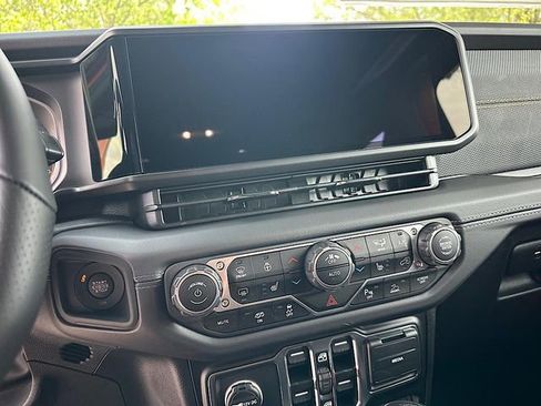 New 2025 Jeep Wrangler Unlimited Rubicon 392 image 25