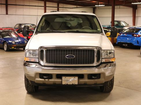 Used 2000 Ford Excursion Limited image 3