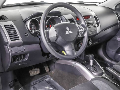 Used 2009 Mitsubishi Outlander ES image 4