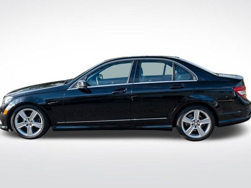 Used 2011 Mercedes-Benz C 300 4MATIC Sedan image 3