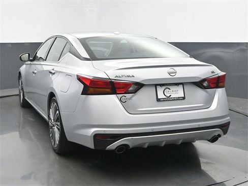 Used 2023 Nissan Altima 2.5 SL image 4