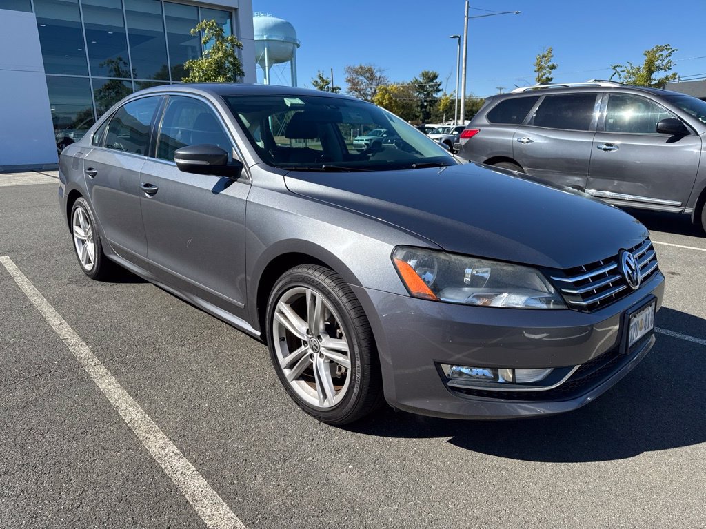 Used 2014 Volkswagen Passat TDI SEL Premium FWD image 3