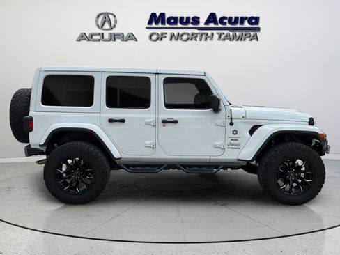 Used 2022 Jeep Wrangler Unlimited Sahara AWD/4WD image 13