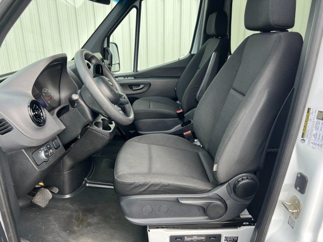 Used 2019 Mercedes-Benz Sprinter 2500 image 9