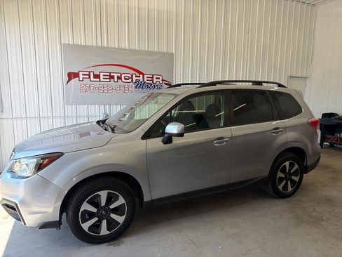 Used 2017 Subaru Forester 2.5i Premium w/ All-Weather Package AWD/4WD image 2