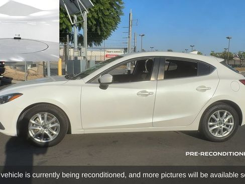 Used 2016 MAZDA MAZDA3 i Touring w/ Popular Equipment Package FWD image 2