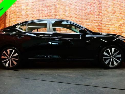 Certified 2021 Nissan Sentra SV w/ SV Premium Package FWD image 8
