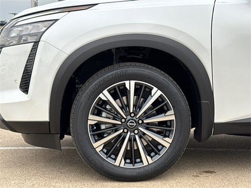 New 2026 Nissan Pathfinder Platinum image 6