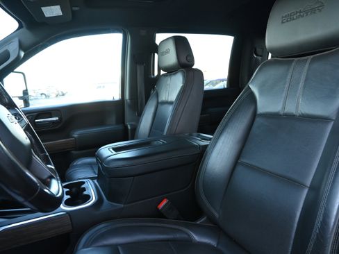 Used 2020 Chevrolet Silverado 3500 High Country w/ Technology Package image 25