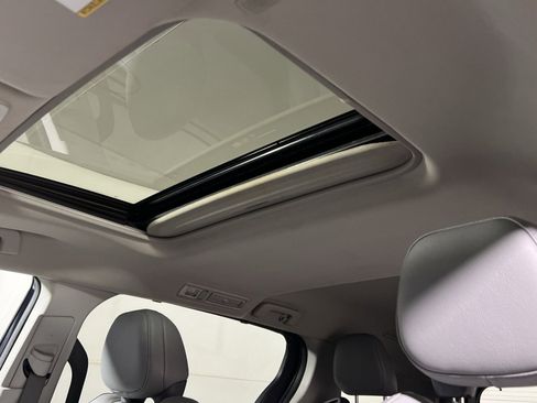 Used 2023 Toyota Sienna XLE image 21