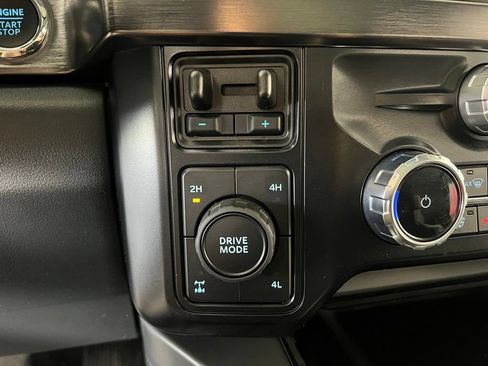 Used 2025 Ford F250 Lariat AWD/4WD image 32