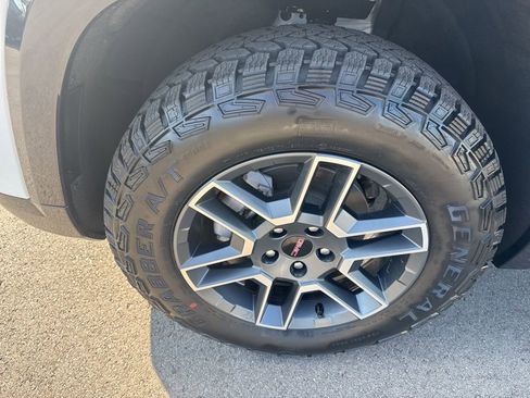 New 2026 GMC Terrain AT4 image 36