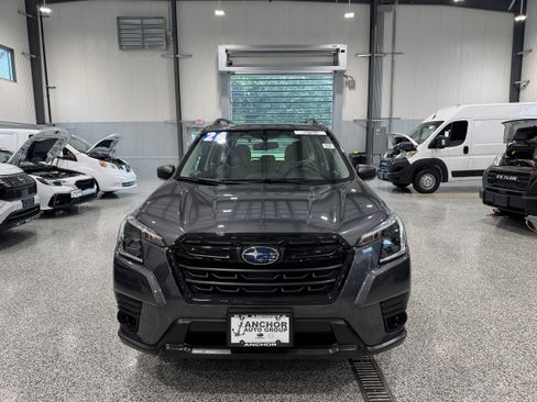 Used 2024 Subaru Forester AWD/4WD image 2