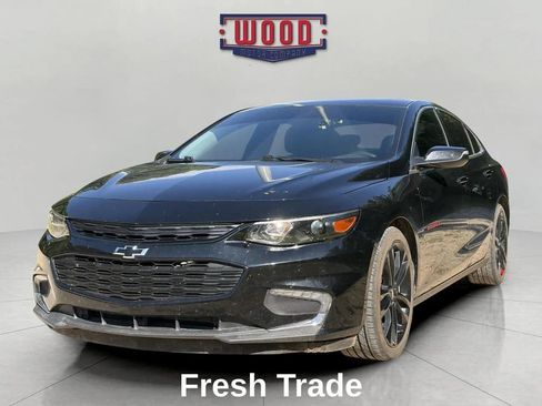 Used 2018 Chevrolet Malibu LT w/ Redline Edition FWD image 3