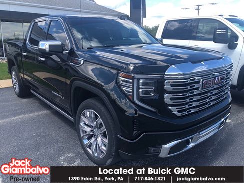 Used 2023 GMC Sierra 1500 Denali w/ Denali Reserve Package AWD/4WD image 1