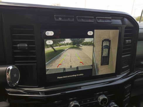 Used 2023 Ford F250 Lariat w/ Lariat Ultimate Package AWD/4WD image 35