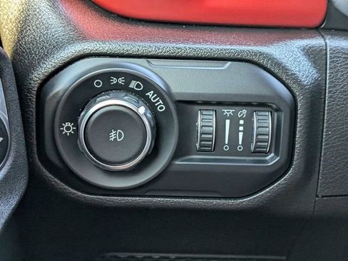 Used 2021 Jeep Wrangler Unlimited Rubicon AWD/4WD image 28