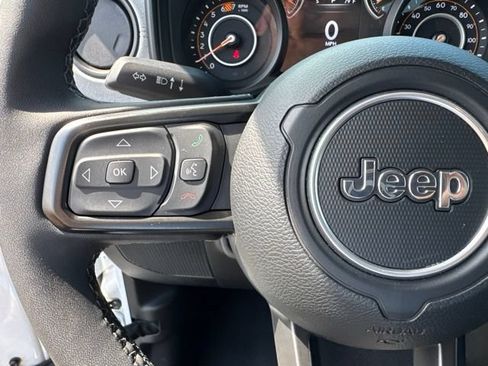 Used 2025 Jeep Wrangler Sport S AWD/4WD image 11