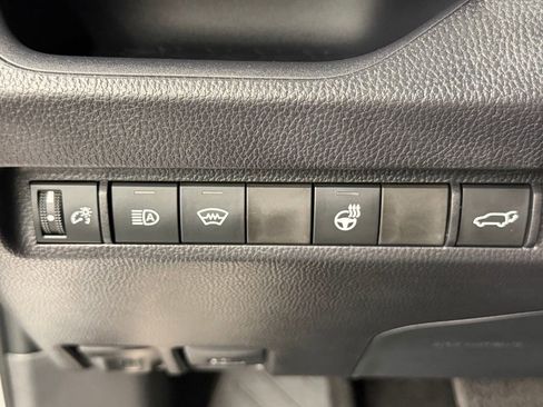 Used 2025 Toyota RAV4 XLE w/ Convenience Package FWD image 31