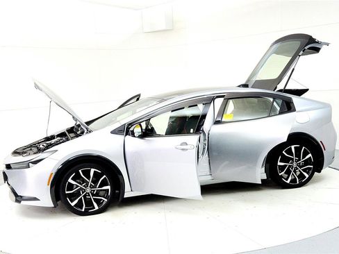 Used 2024 Toyota Prius Prime image 10