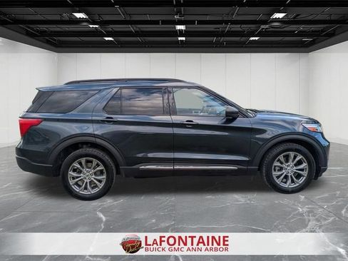 Used 2022 Ford Explorer XLT w/ Equipment Group 202A AWD/4WD image 6