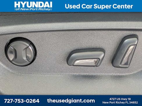 Used 2021 Volkswagen Tiguan SE w/ Panoramic Sunroof Package FWD image 24