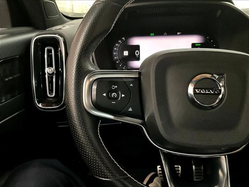 Used 2021 Volvo XC40 P8 Recharge image 19