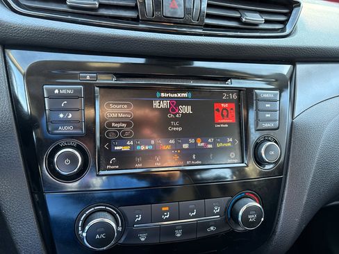 Used 2021 Nissan Rogue Sport S image 24