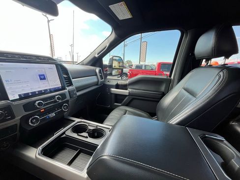 Used 2022 Ford F250 Lariat w/ Lariat Ultimate Package image 19