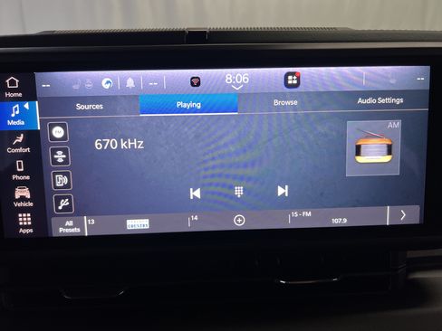 Used 2025 Jeep Wrangler Unlimited Sahara w/ Safety Group AWD/4WD image 18