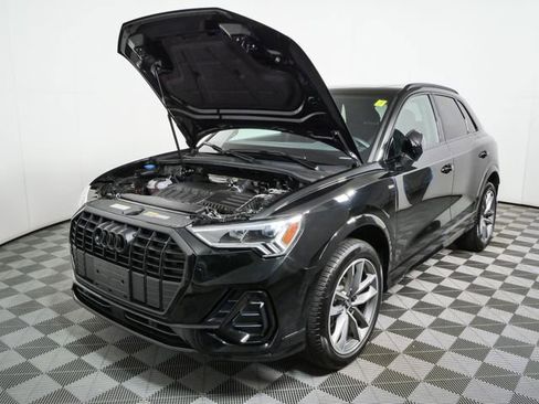 Used 2023 Audi Q3 2.0T Premium w/ Black Optic Sport Package AWD/4WD image 16