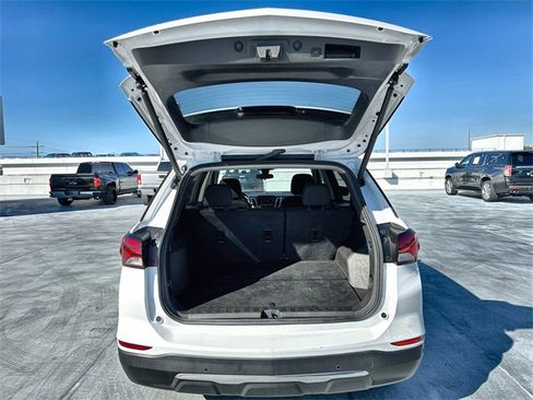 Used 2024 Chevrolet Equinox LT image 21
