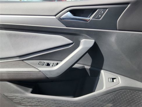 New 2025 Volkswagen Jetta SE image 8