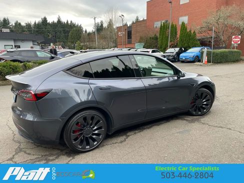 Used 2022 Tesla Model Y Performance image 14