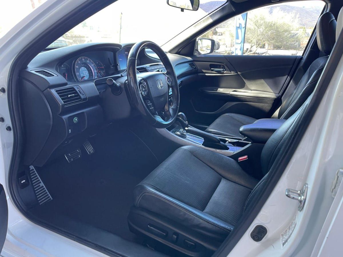 Used 2017 Honda Accord Sport image 21