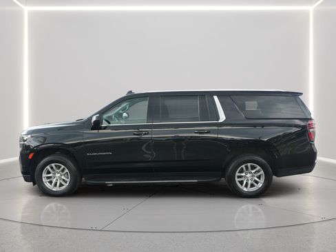 Used 2024 Chevrolet Suburban LT AWD/4WD image 2