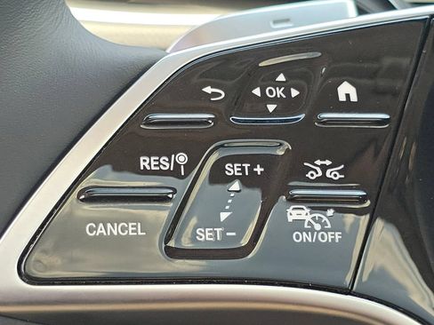 Certified 2024 Mercedes-Benz GLS 450 4MATIC image 37