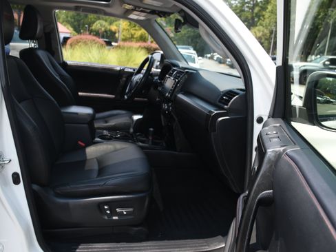 Certified 2023 Toyota 4Runner TRD Off-Road Premium w/ Moonroof Package AWD/4WD image 21
