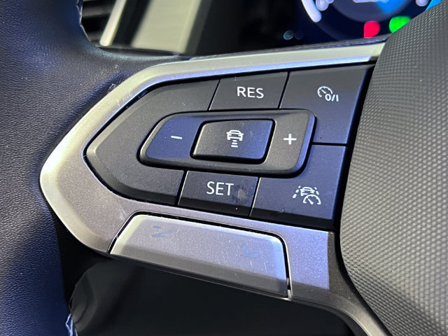 Certified 2024 Volkswagen Atlas Cross Sport SE w/ Panoramic Sunroof Package FWD image 21