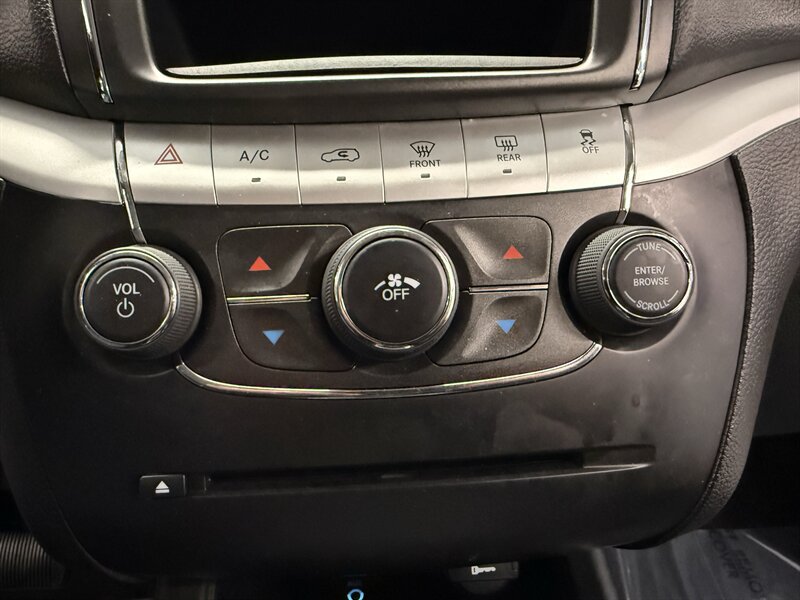 Used 2018 Dodge Journey SE FWD image 21