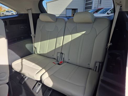 Certified 2022 Kia Sorento EX w/ Panoramic Sunroof Package image 38