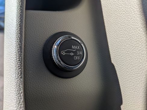 Used 2021 Cadillac XT4 Premium Luxury image 27