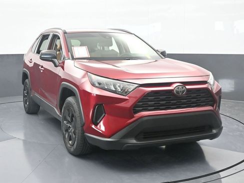 Used 2019 Toyota RAV4 LE image 9