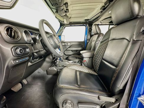 Used 2023 Jeep Wrangler Unlimited Sahara AWD/4WD image 11