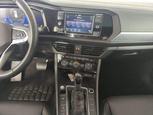 Used 2024 Volkswagen Jetta SE FWD image 24