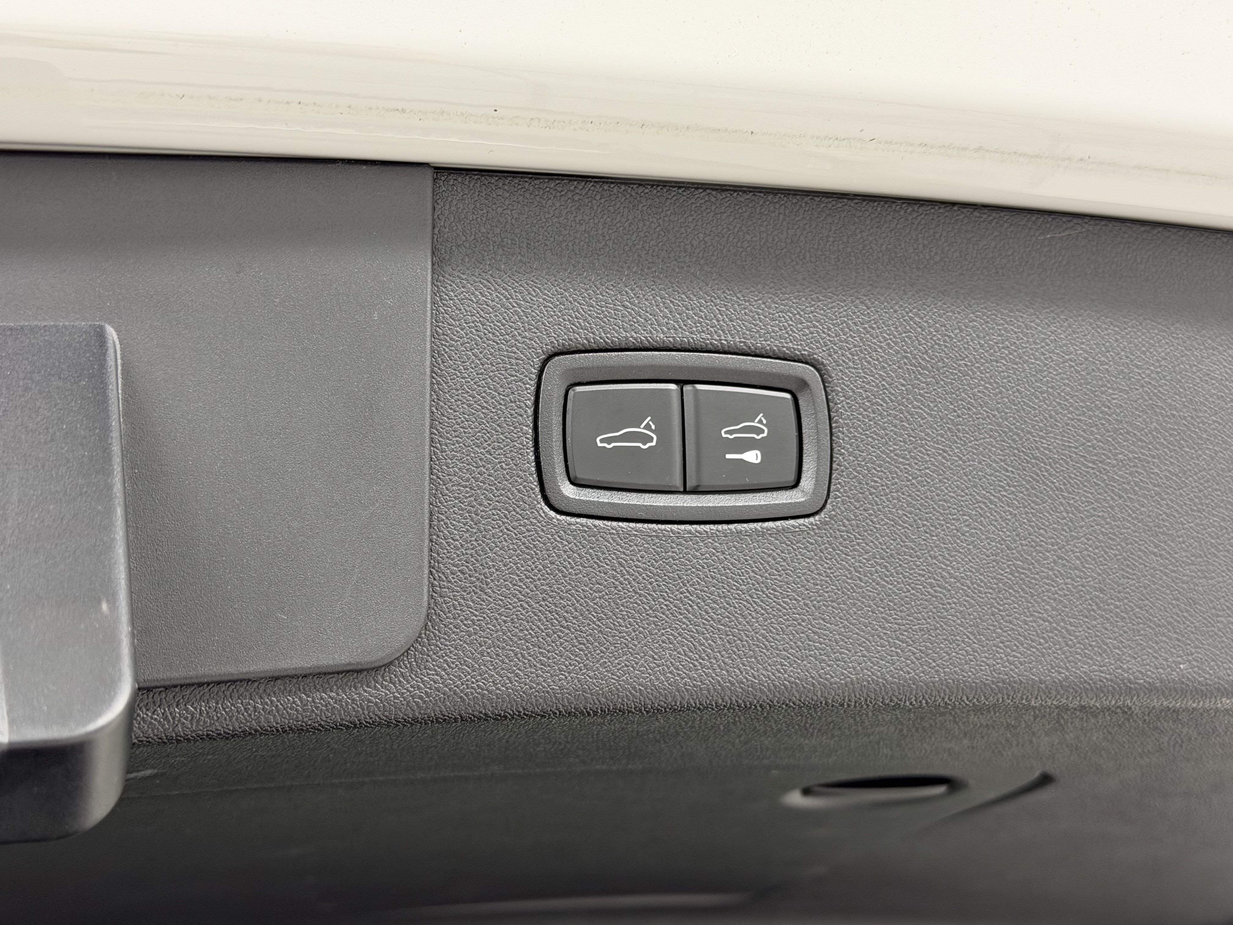 Certified 2023 Porsche Cayenne w/ Premium Package AWD/4WD image 64