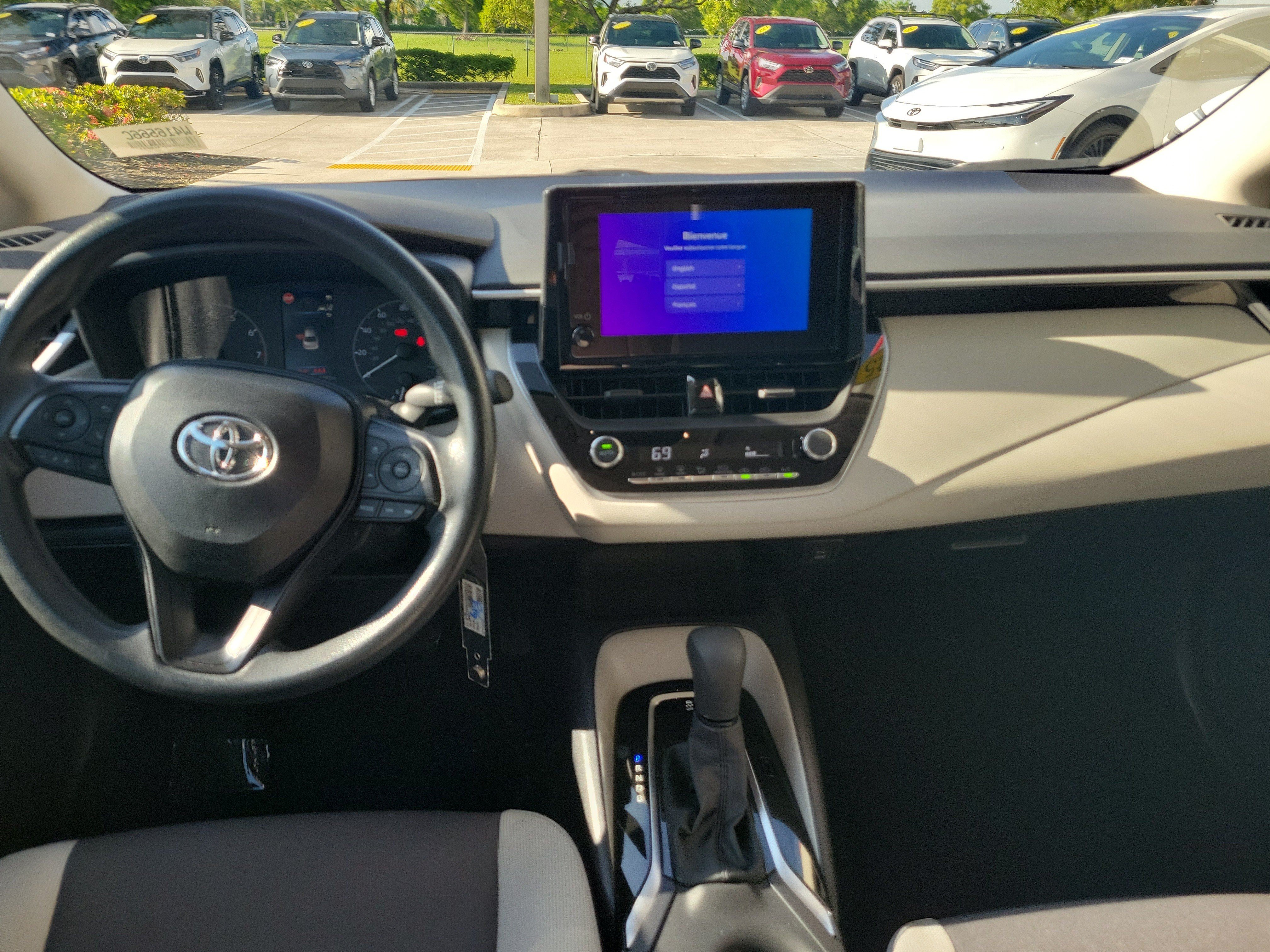 Used 2025 Toyota Corolla LE FWD image 16