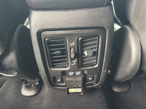 Used 2024 Dodge Durango GT image 34